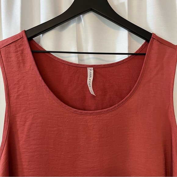 Fabletics Ecosatin Cinnamon Rose Tank Top - Size 2X - Picture 2 of 7